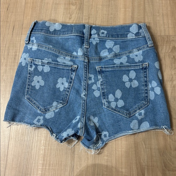 Hollister Blue Floral Jean Shorts - Picture 4 of 4